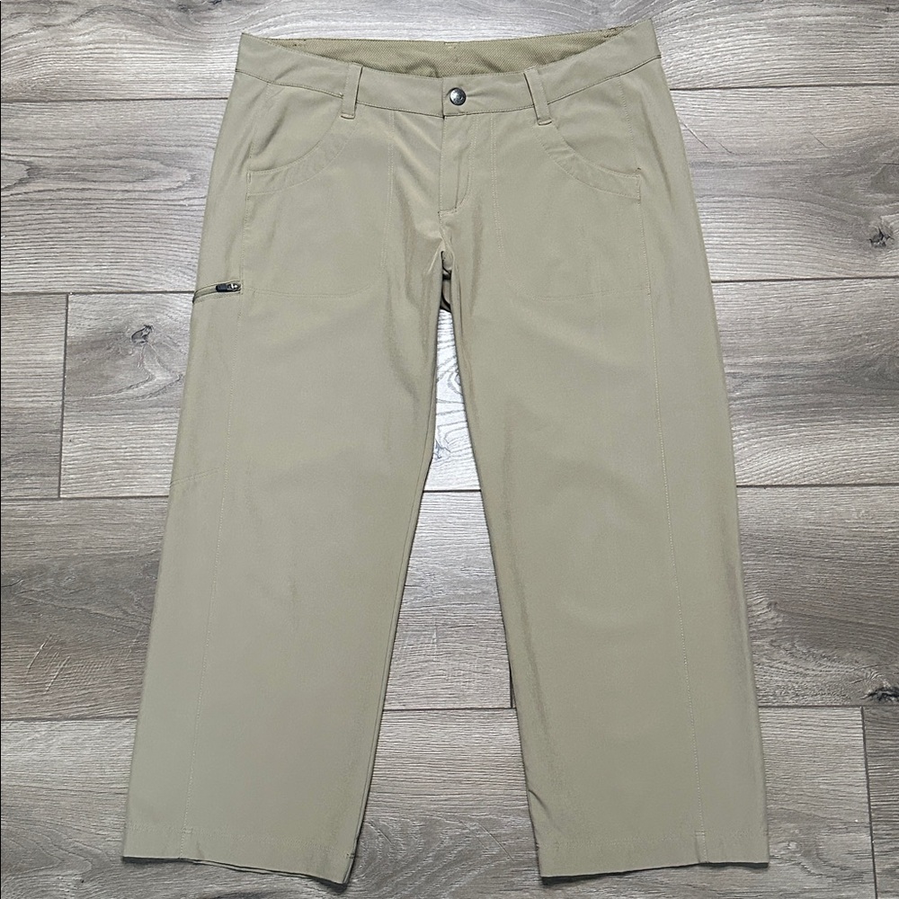 Patagonia Happy Hike Stretch Tan Hiking Casual Travel Capri Pants Size 6